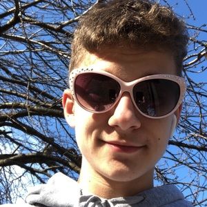 Meet your Posher, Daniel